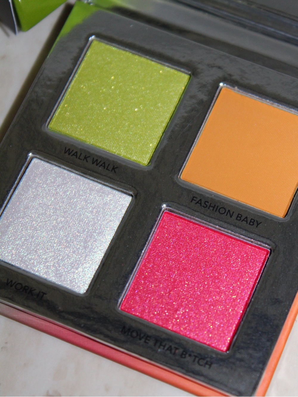 Haus Labs by Lady Gaga 4WAY 'Runway' Eyeshadow Palette - Picture 8 of 16